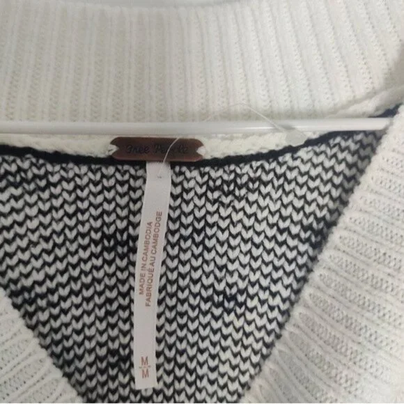 *Free People Easy Street White Black Knit Vest NWOT- M - Picture 5 of 9